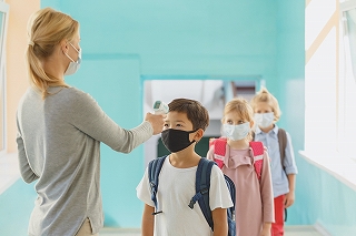 小児科の発熱外来で、コロナ検査 受けてきた